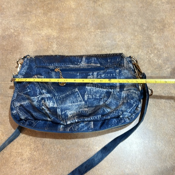 Womens purse it looks like denim but its not it has rhinestones and chain fringe - Picture 9 of 9